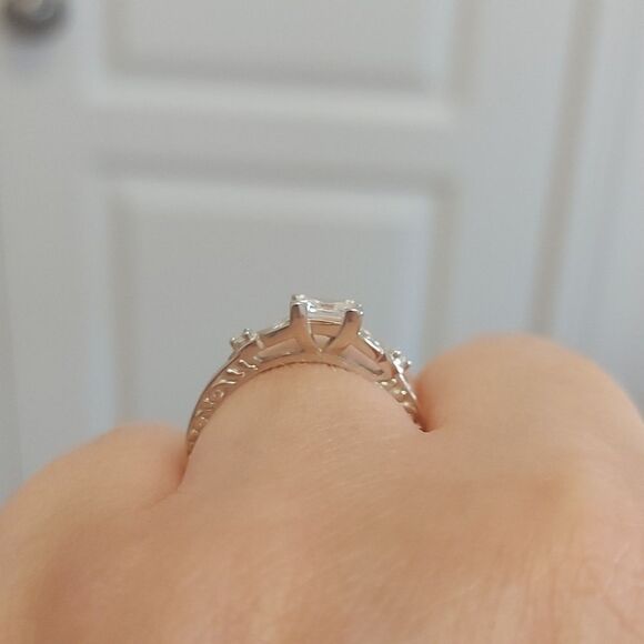 925 Sterling Silver Celtic Ring - Picture 5 of 8